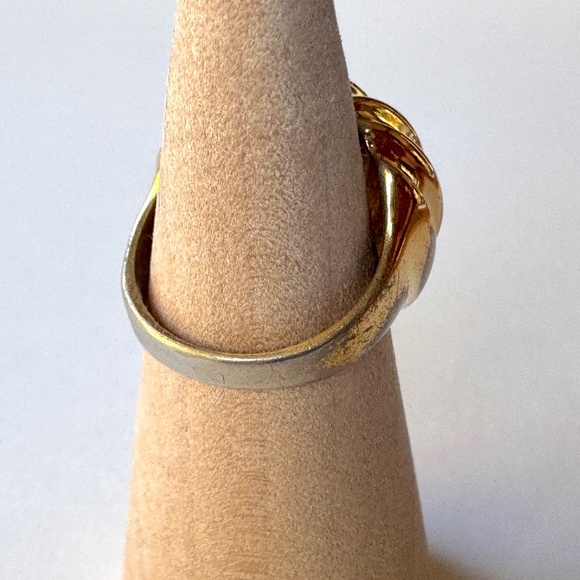 Bubble Dome Ring Sz 6, Gold Ribbed - Picture 9 of 9